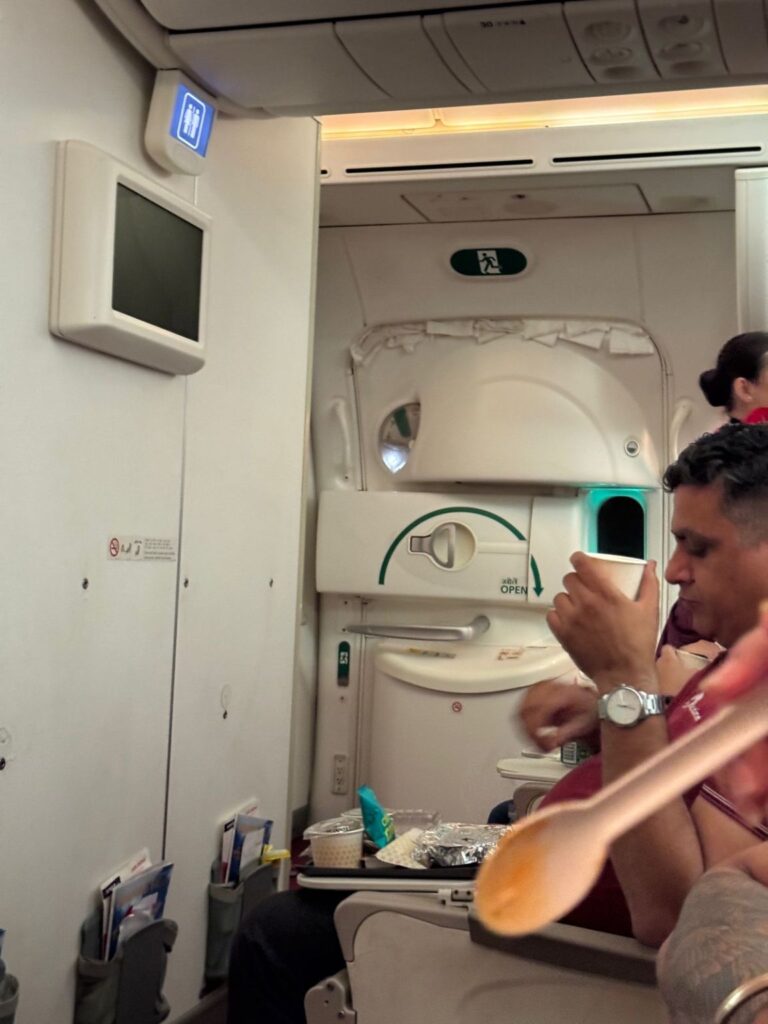 Air India Flight AI-314 Mid-Air Scare: Shaking Door Plugged with Napkins, Viral Post Sparks Debate