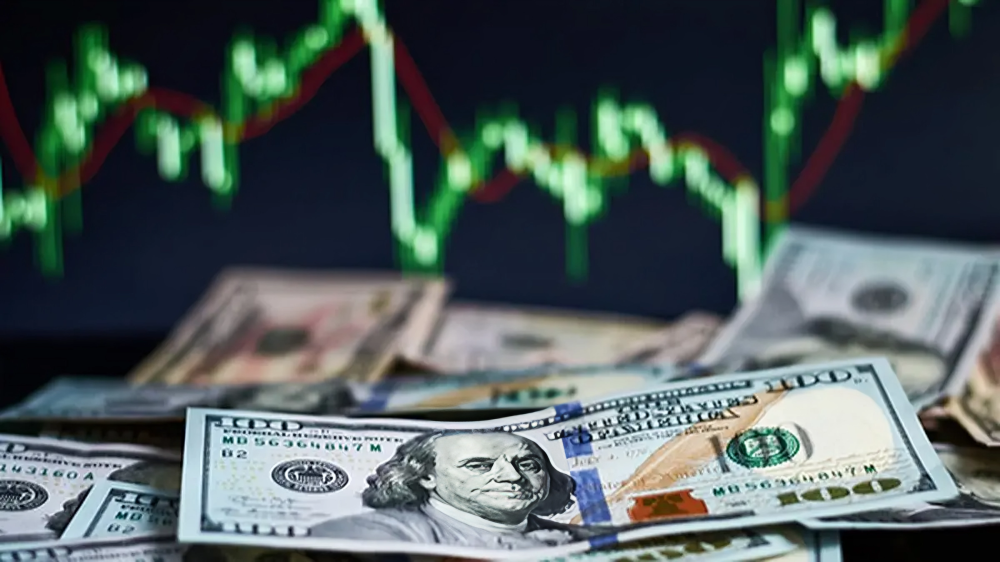 Dollar vs. Euro: Why Traders Are Betting Big on the Euro Now