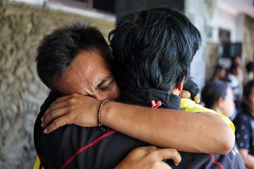 Ferry sinks near Bali